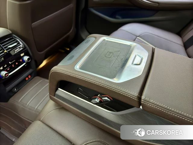 BMW 5 series 2023 Черный из Китая, фото 4