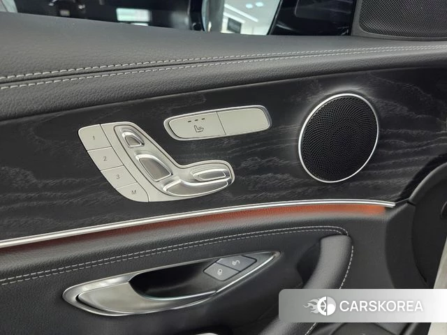 Mercedes-Benz E-Class W213 2020 Песочный из Кореи, фото 4