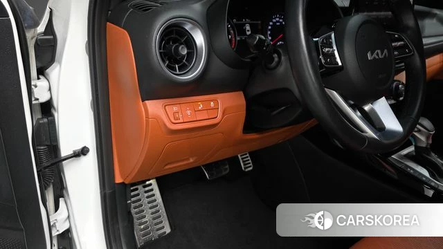 Kia The New K3 2nd generation 2022 Белый из Кореи, фото 4