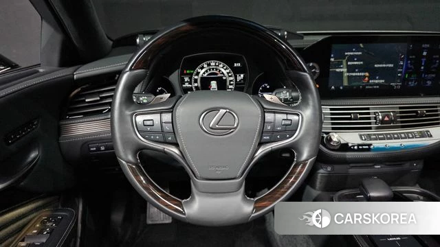 Lexus LS500 5th generation 2021 Серебристо-серый из Кореи, фото 4