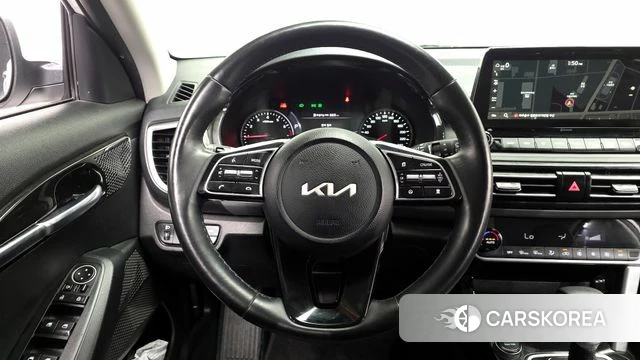 Kia Seltos 2022 Белый из Кореи, фото 4