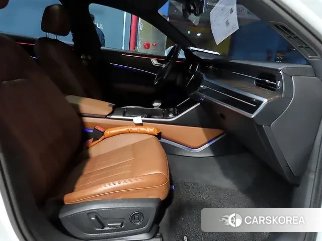 Audi A6 (C8) 2021 Белый из Кореи, фото 4