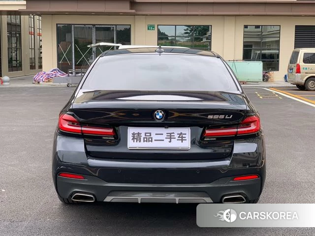 BMW 5 series 2021 Черный из Китая, фото 4