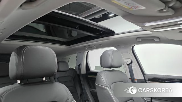 Volkswagen Touareg 3rd generation 2025 Черный из Кореи, фото 4