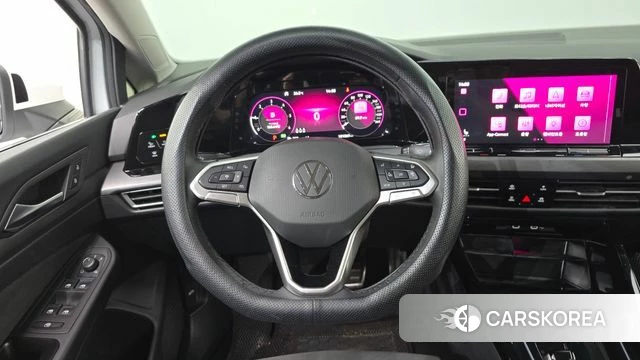 Volkswagen Golf 8th Generation 2023 Белый из Кореи, фото 4