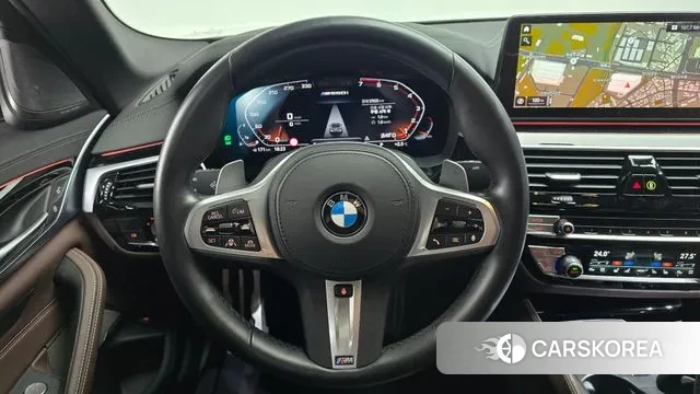 BMW 5 Series (G30) 2023 Белый из Кореи, фото 4