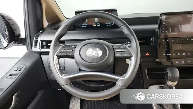 Hyundai Staria 2025 Белый из Кореи, фото 4