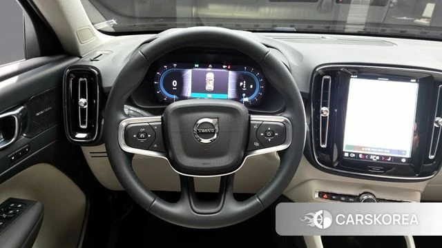 Volvo XC40 2023 Белый из Кореи, фото 4