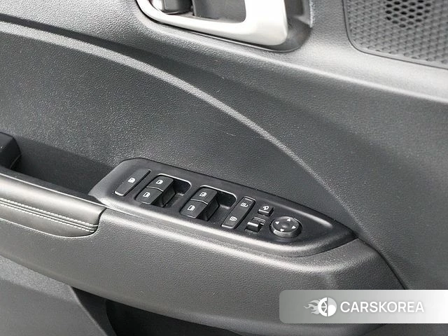Hyundai Venue 2024 Белый из Кореи, фото 4