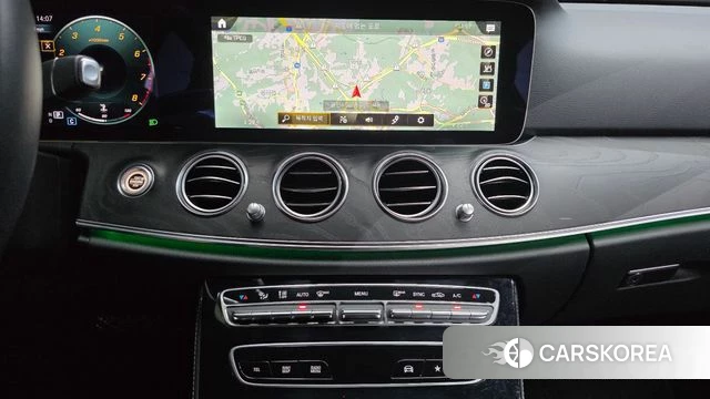 Mercedes-Benz E-Class W213 2022 Белый из Кореи, фото 4