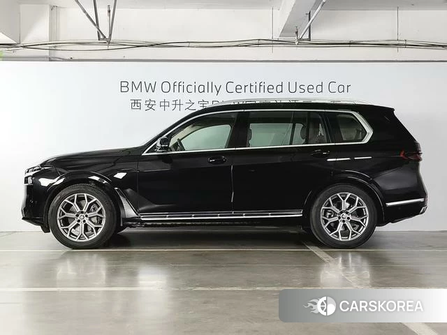 BMW X7 2025 Черный из Китая, фото 4