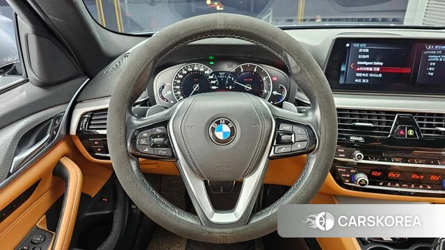 BMW 5 Series (G30) 2018 Цвет галактики из Кореи, фото 4