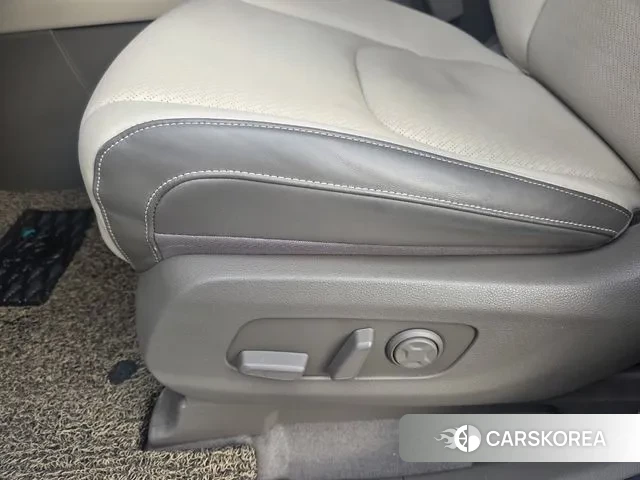 Kia Carnival 4th generation 2023 Белый из Кореи, фото 4