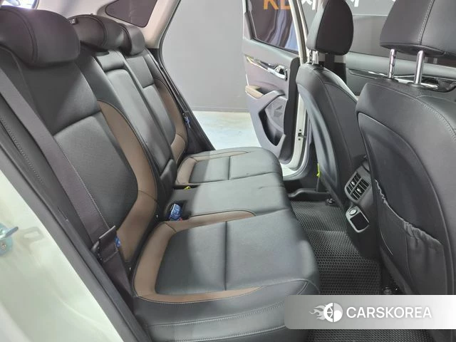 Kia Seltos 2022 Белый из Кореи, фото 4