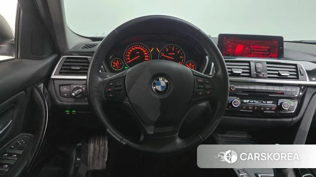 BMW 3 Series (F30) 2018 Белый из Кореи, фото 4