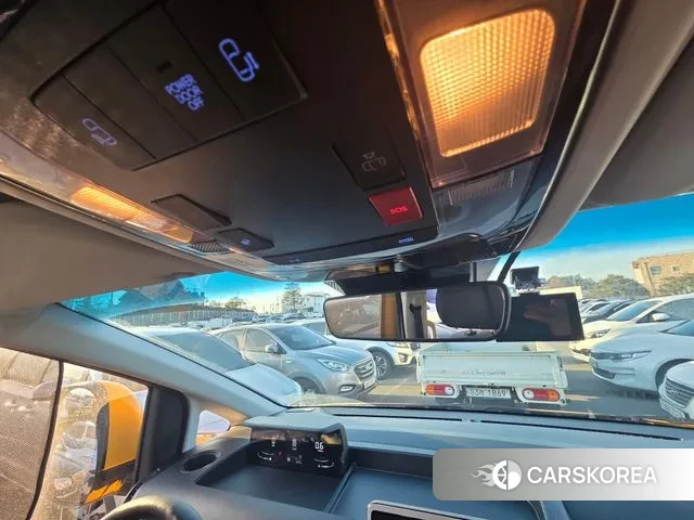 Hyundai Staria 2024 Желтый из Кореи, фото 4