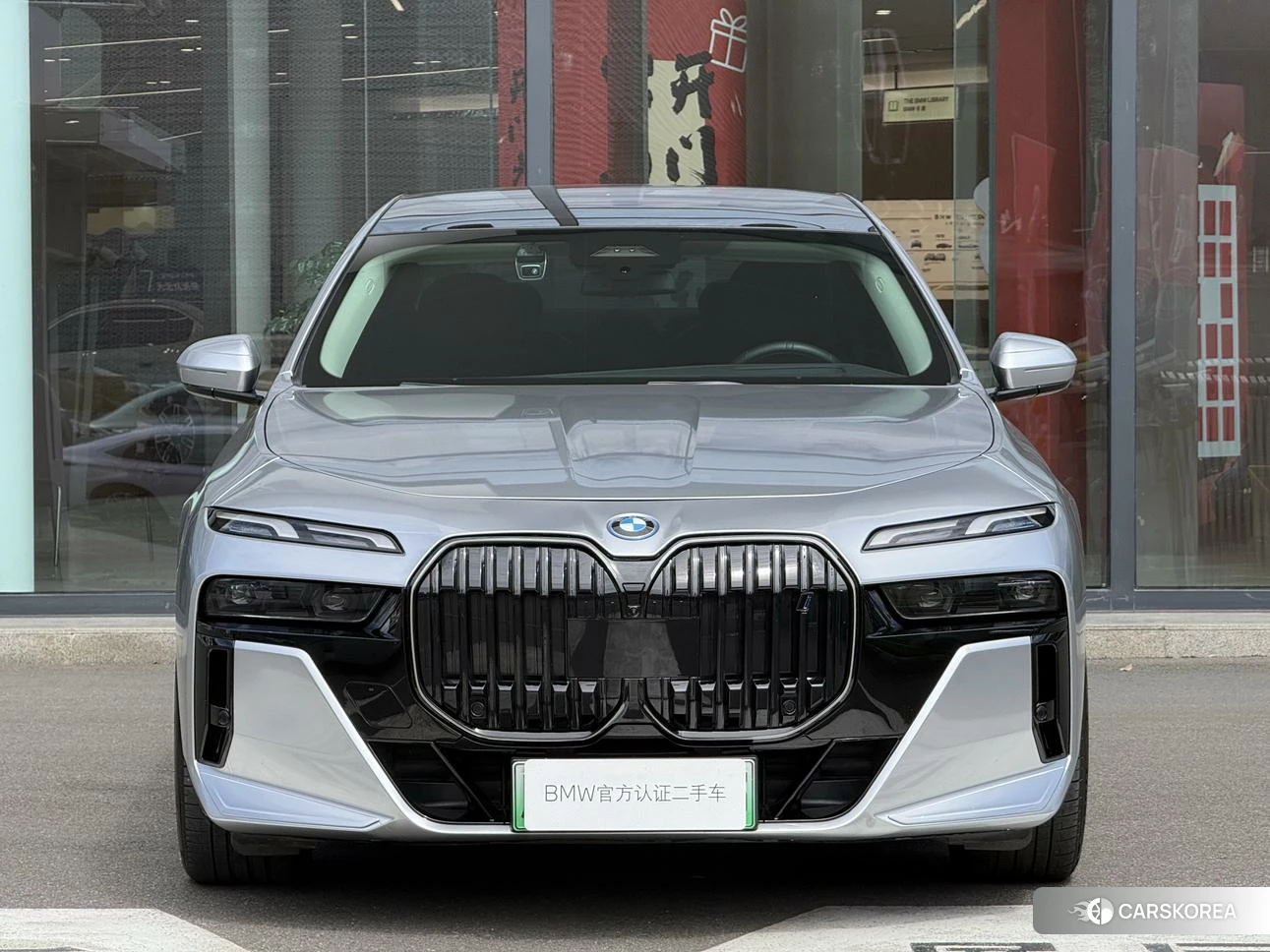 BMW i7 2023 Серебристо-серый из Китая, фото 4
