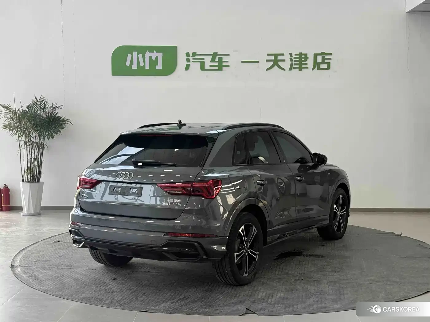 Audi Q3 2023 Silver/gray из Китая, фото 4