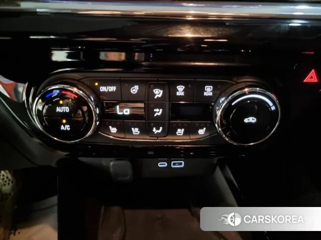 Chevrolet (GM Daewoo) Trax Crossover 2024 Черный из Кореи, фото 4
