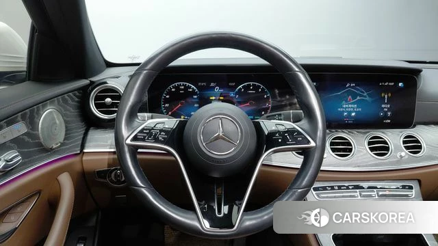 Mercedes-Benz E-Class W213 2022 Белый из Кореи, фото 4