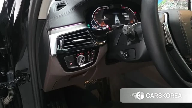 BMW 5 Series (G30) 2022 Черный из Кореи, фото 4