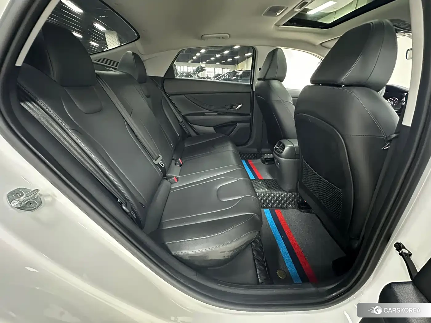Hyundai Elantra 2023 Белый из Китая, фото 4