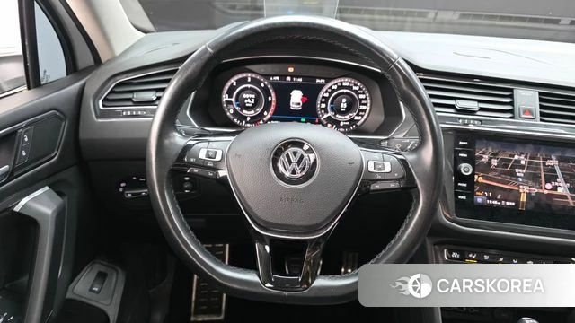 Volkswagen Tiguan Allspace 2018 Серебристо-серый из Кореи, фото 4
