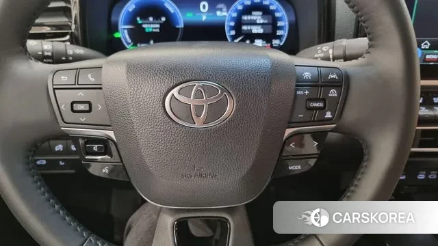 Toyota Camry (XV80) 2025 Светло-серебряный цвет из Кореи, фото 4