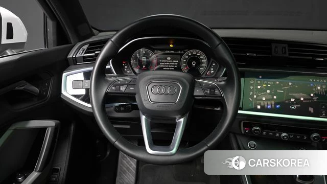 Audi Q3 (F3) 2022 Белый из Кореи, фото 4