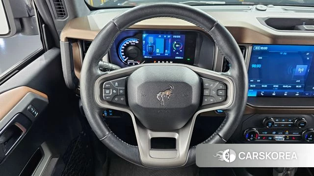 Ford Bronco 6th Generation 2022 Черный из Кореи, фото 4