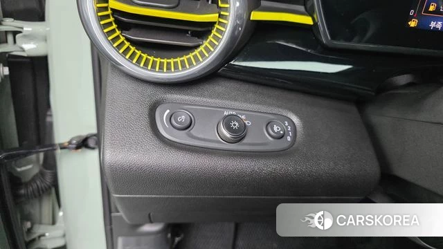 Chevrolet (GM Daewoo) Trax Crossover 2023 Светло-зеленый из Кореи, фото 4