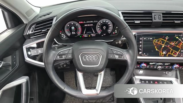 Audi Q3 (F3) 2023 Белый из Кореи, фото 4