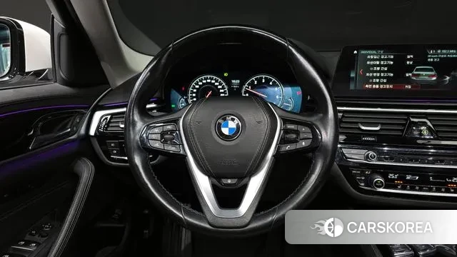 BMW 5 Series (G30) 2018 Белый из Кореи, фото 4