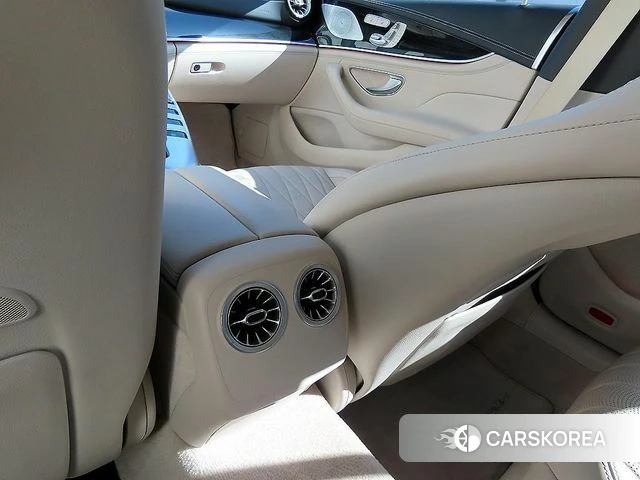 Mercedes-Benz AMG GT 2022 Черный из Кореи, фото 4