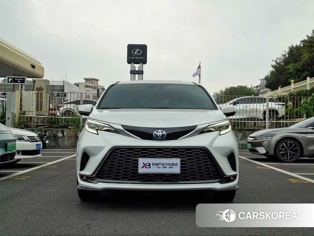 Toyota Grevia 2023 Белый из Китая, фото 4