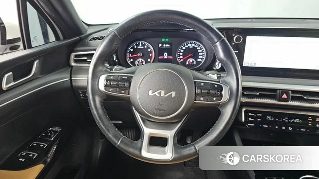 Kia K5 3rd generation 2023 Белый из Кореи, фото 4