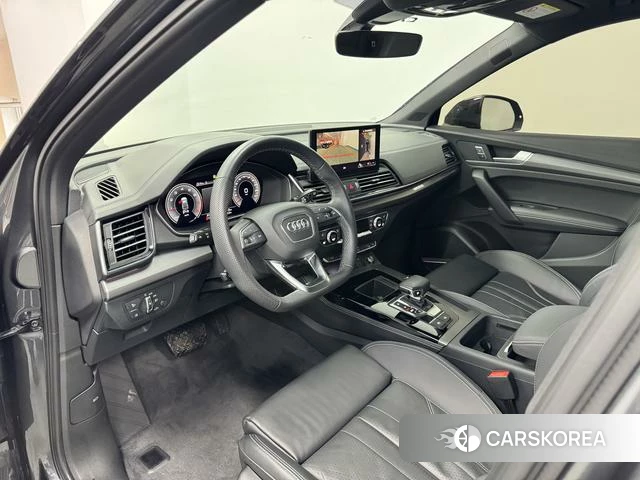Audi Q5L 2023 Темно-серый из Китая, фото 4