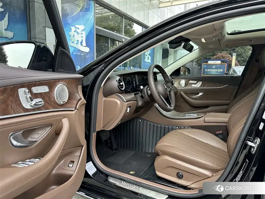 Mercedes-Benz E-Class 2023 Черный из Китая, фото 4