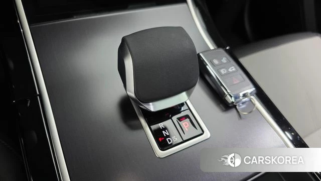 Land Rover Range Rover Velar 2025 Белый из Кореи, фото 4