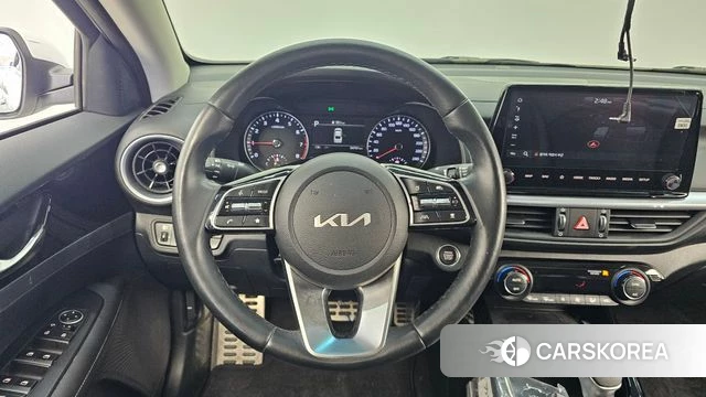 Kia The New K3 2nd generation 2023 Белый из Кореи, фото 4