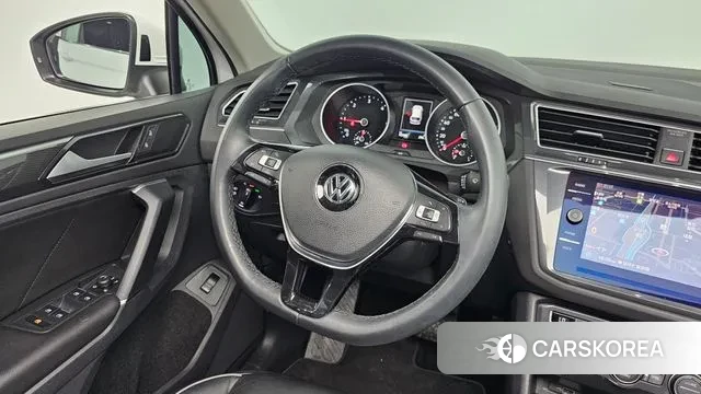 Volkswagen Tiguan second Generation 2018 Белый из Кореи, фото 4