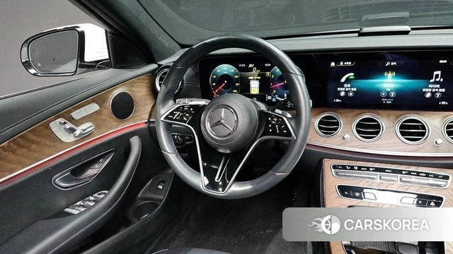 Mercedes-Benz E-Class W213 2023 Белый из Кореи, фото 4