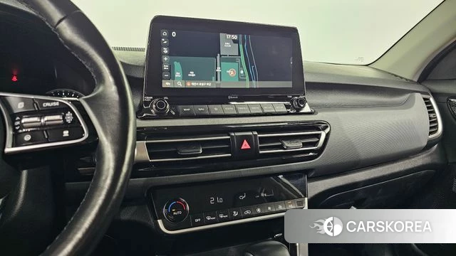 Kia Seltos 2022 Белый из Кореи, фото 4