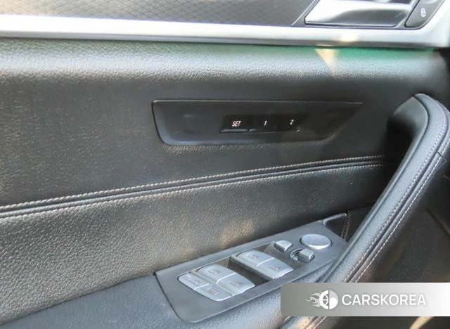 BMW 5 Series (G60) 2023 Белый из Кореи, фото 4