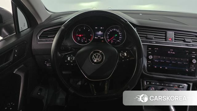 Volkswagen Tiguan second Generation 2018 Серый из Кореи, фото 4