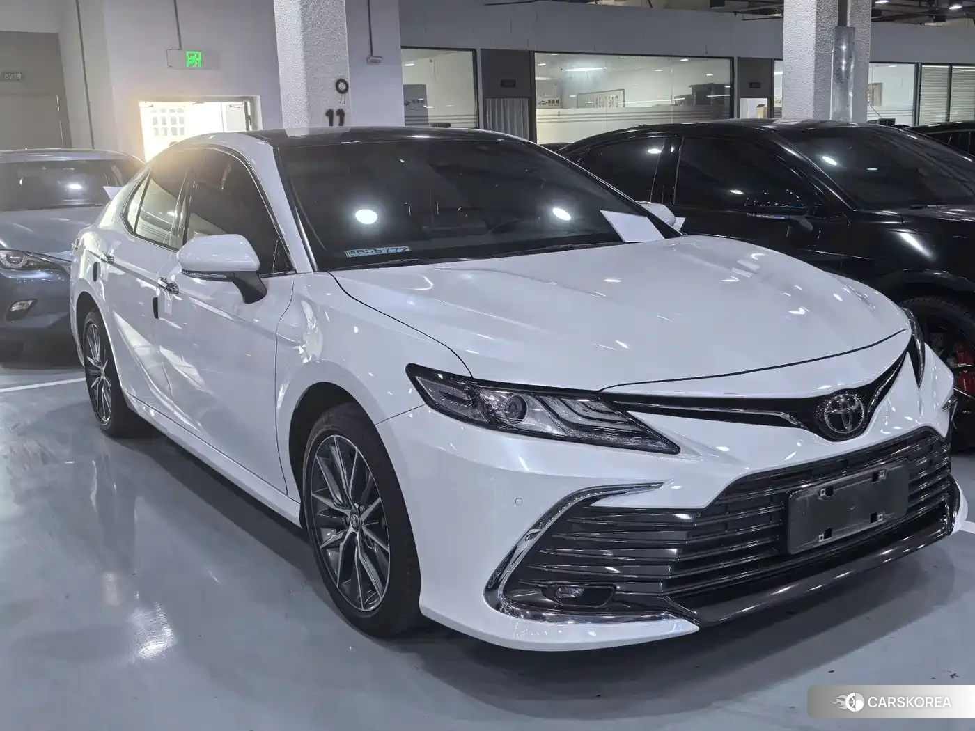 Toyota Camry 2023 Белый из Китая, фото 5