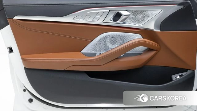 BMW 8 Series (G15) 2023 Белый из Кореи, фото 4