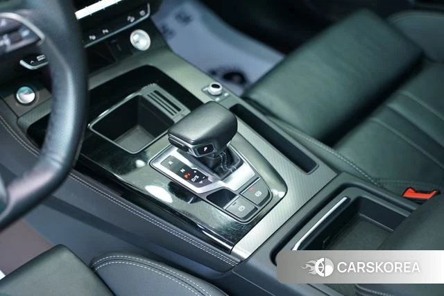 Audi Q5L 2022 Черный из Китая, фото 4