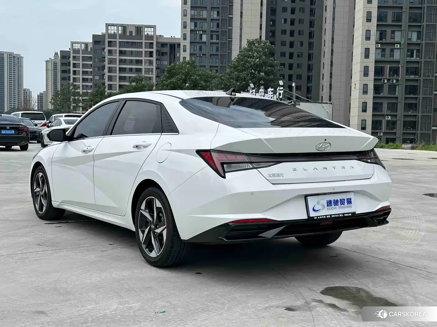 Hyundai Elantra 2023 Белый из Китая, фото 4