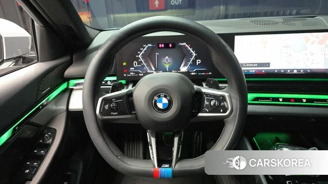 BMW 5 Series (G60) 2025 Светло-серебряный цвет из Кореи, фото 4